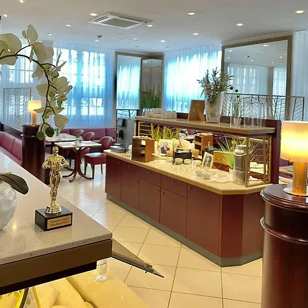 Star-apart Hansa Hotell 4*