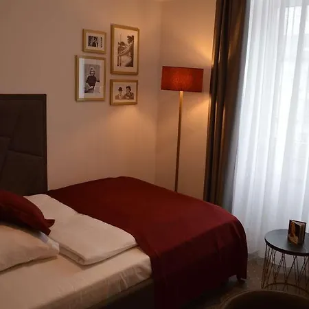Star-apart Hansa Hotel