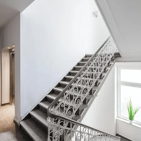 Star-apart Hansa فندق 4*