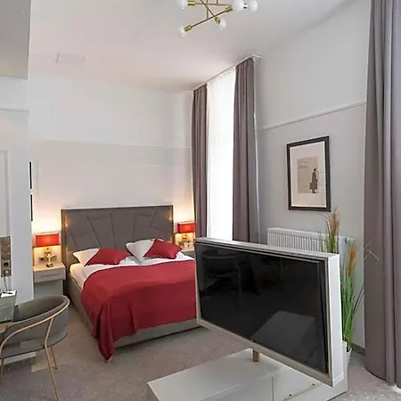 Hotel Star-apart Hansa 4*